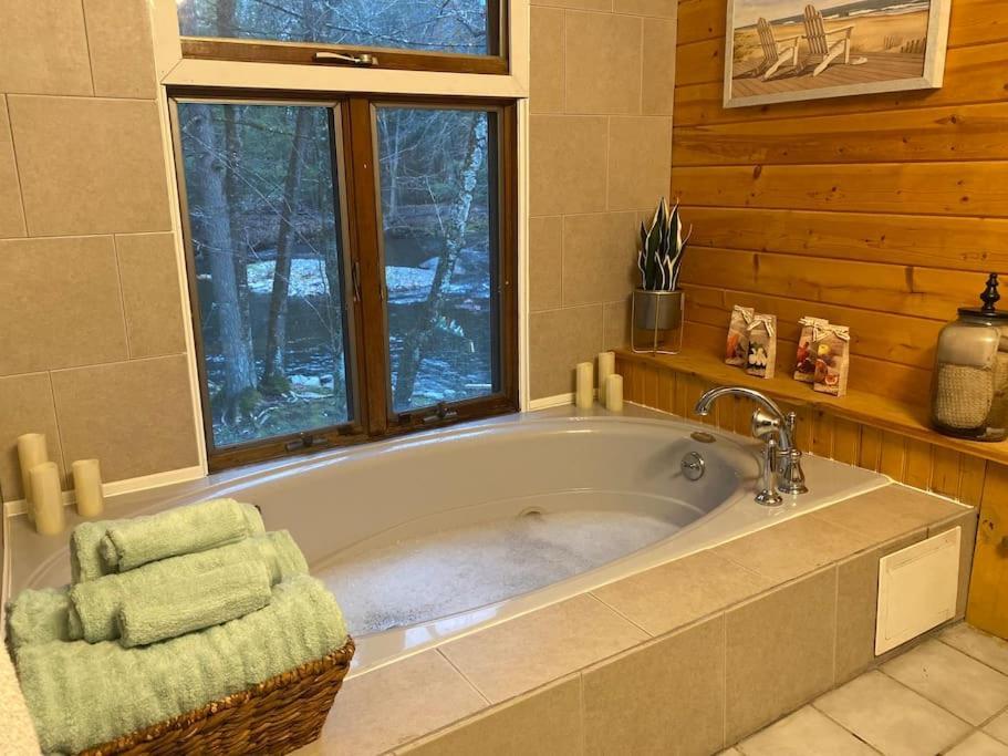 Peaceful Gateway To Island Creek Cottage إيست سترودسبورغ المظهر الخارجي الصورة